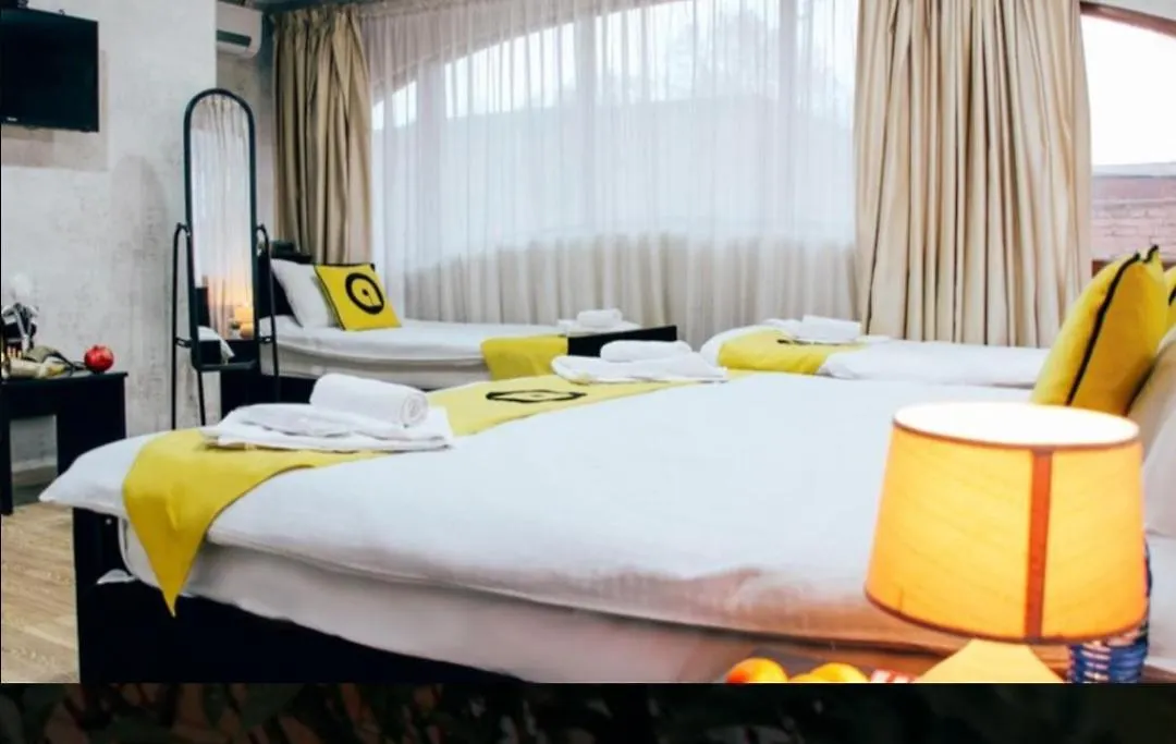 Aura Plaza Hotel Tbilisi