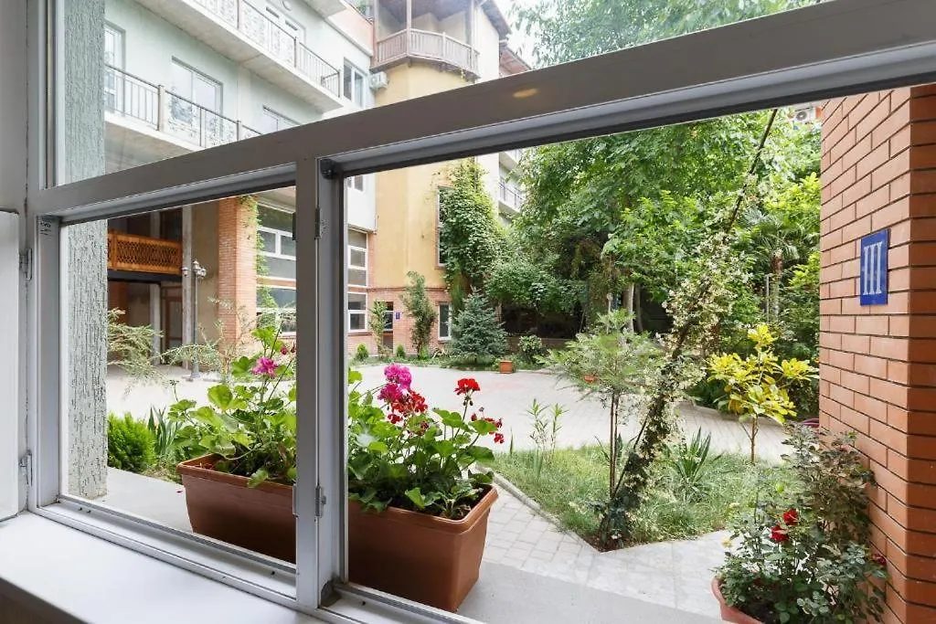 Aura Plaza Hotel Tbilisi 3*,