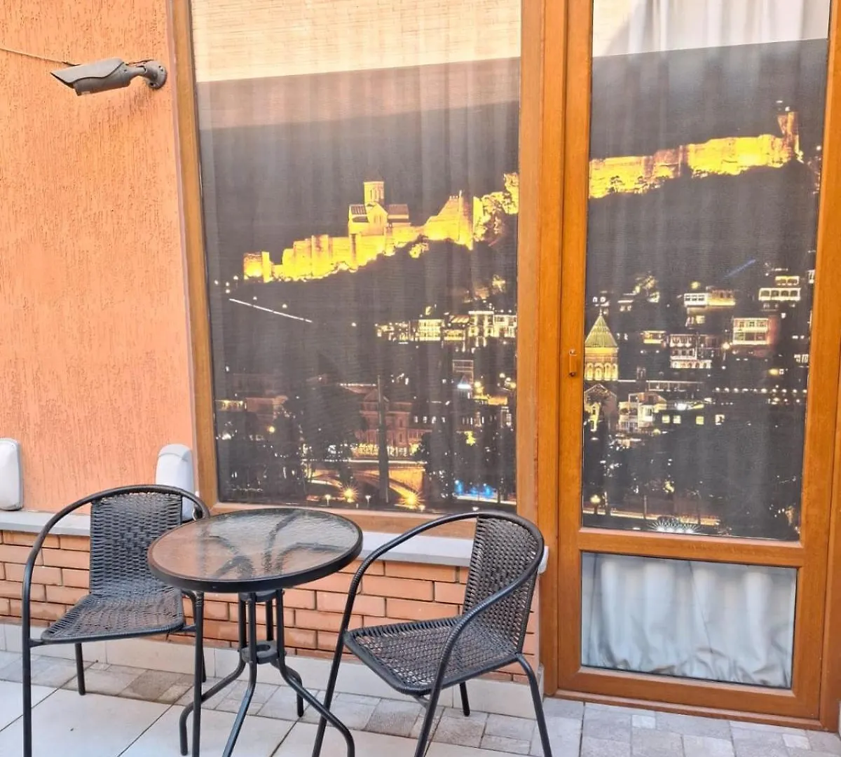 Aura Plaza Hotel Tbilisi