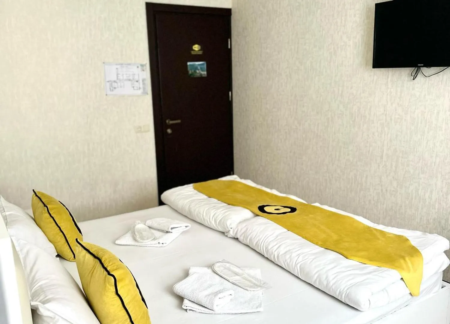 Aura Plaza Hotel Tbilisi 3*,