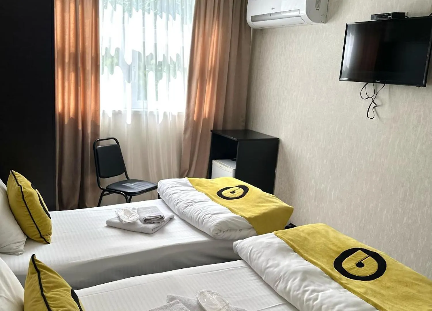 Aura Plaza Hotel Tbilisi