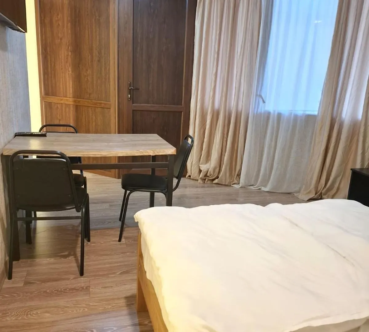 Aura Plaza Hotel Tbilisi