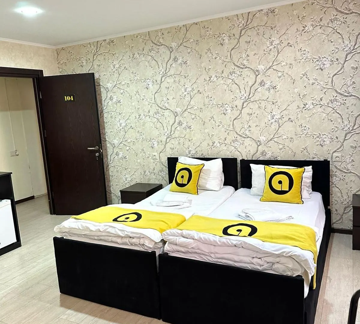 Aura Plaza Hotel Tbilisi