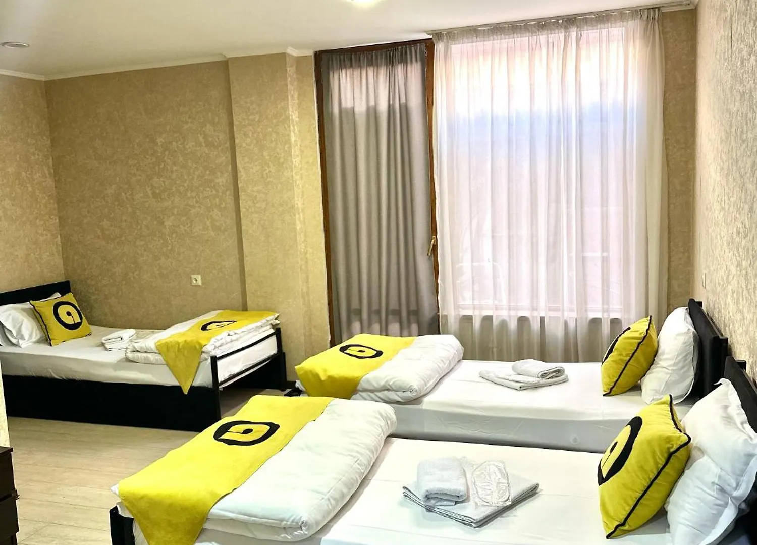 Aura Plaza Hotel Tbilisi