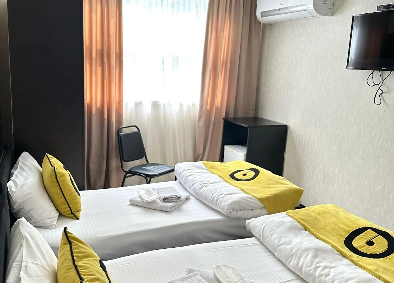 Aura Plaza Hotel Tbilisi