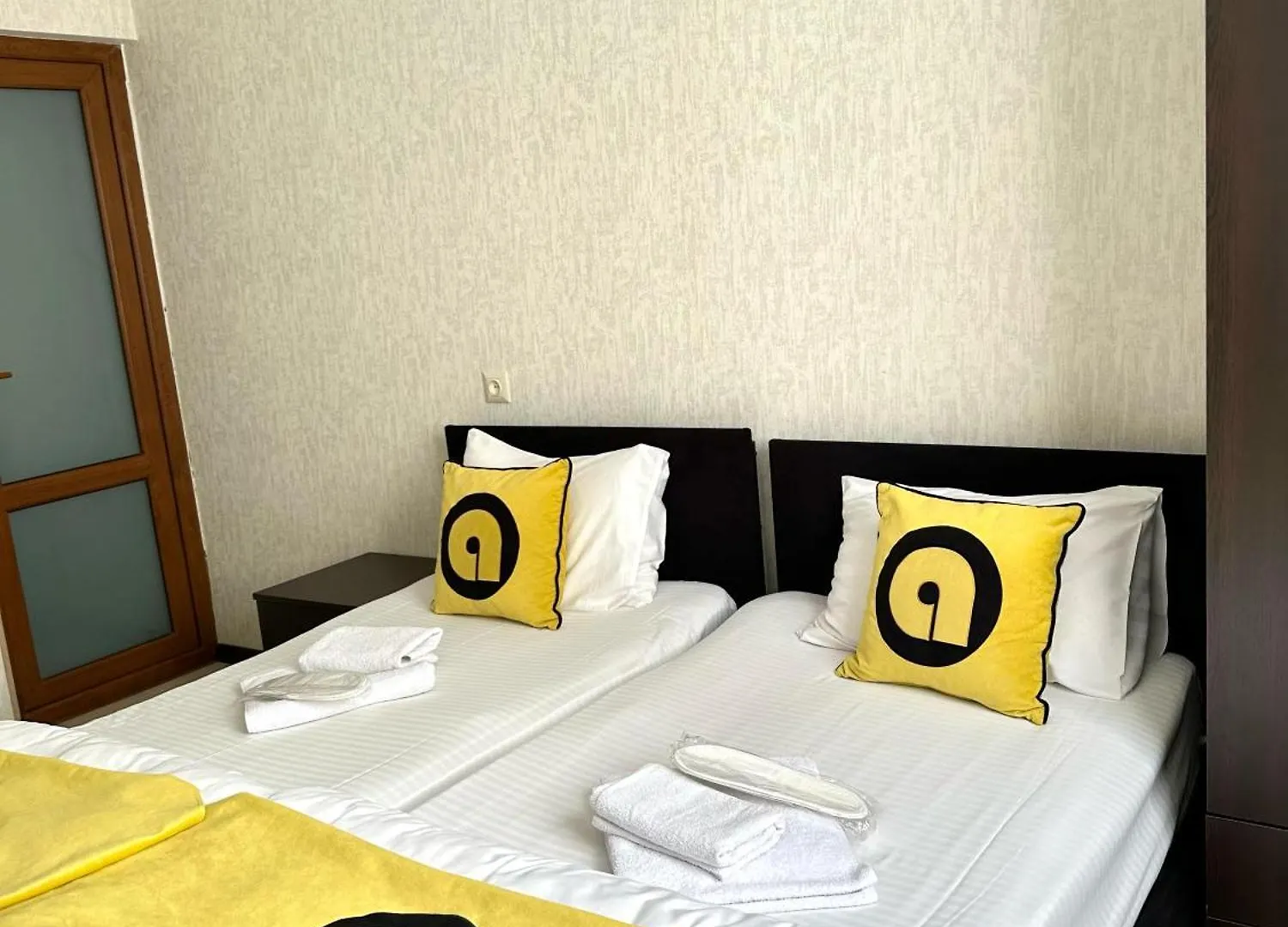 Aura Plaza Hotel Tbilisi